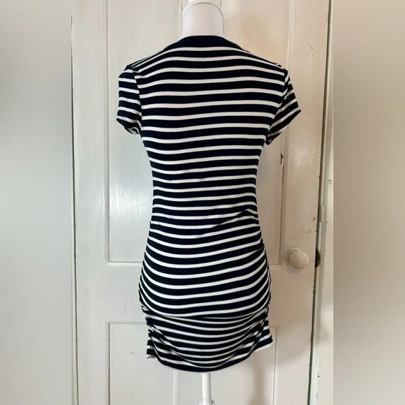 Liz Lange Navy and White Striped Cap Sleeve Maternity Top size XS EUC - Picture 5 of 9
